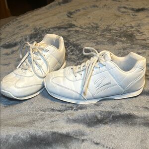 Zephz White Sneakers cheer shoes size 6